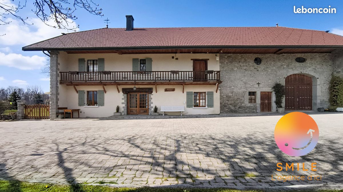 Maison 8 pièces 215 m² · à La Roche-sur-Foron · 215 m² · 990 000 €