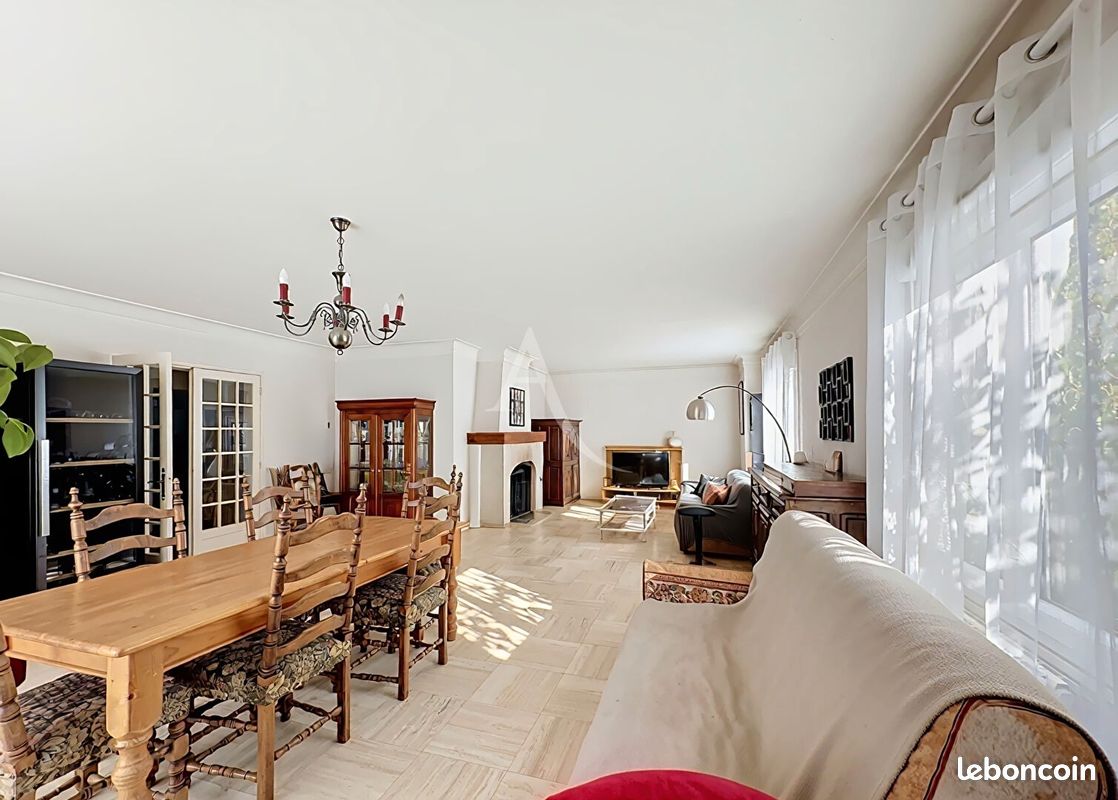 Maison 8 pièces 170 m² · à Baugé-en-Anjou · 170 m² · 213 500 €