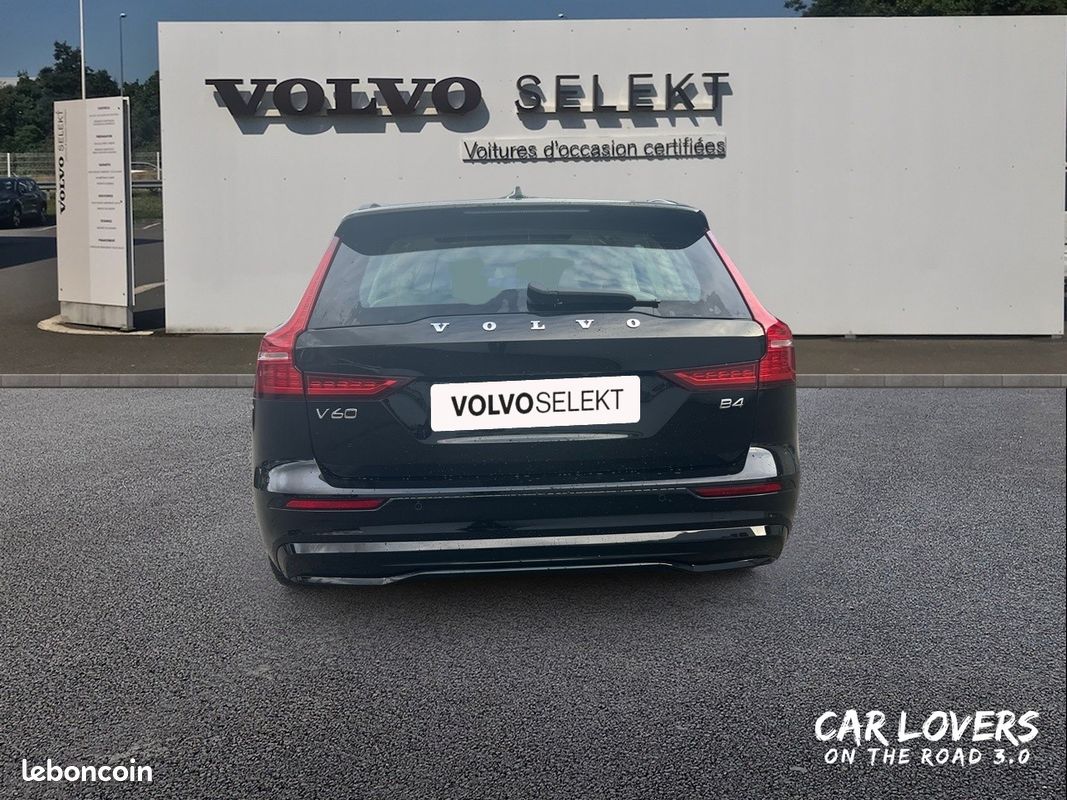 VOLVO V60 Micro hybride essence B4 197 ch DCT7 Ultra Style Dark (image 4)