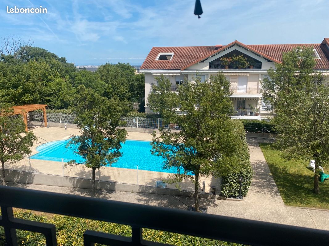 Appartement 6 pièces 121 m² · à Saint-Genis-Laval · 121 m² · 689 000 €