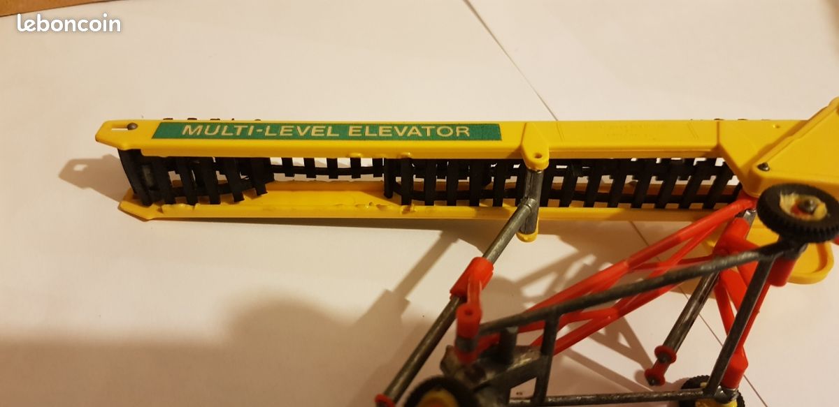 BRITAINS 9564 - Elévateur multi-niveaux (image 4)