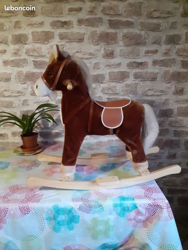 Cheval à bascule (image 2)