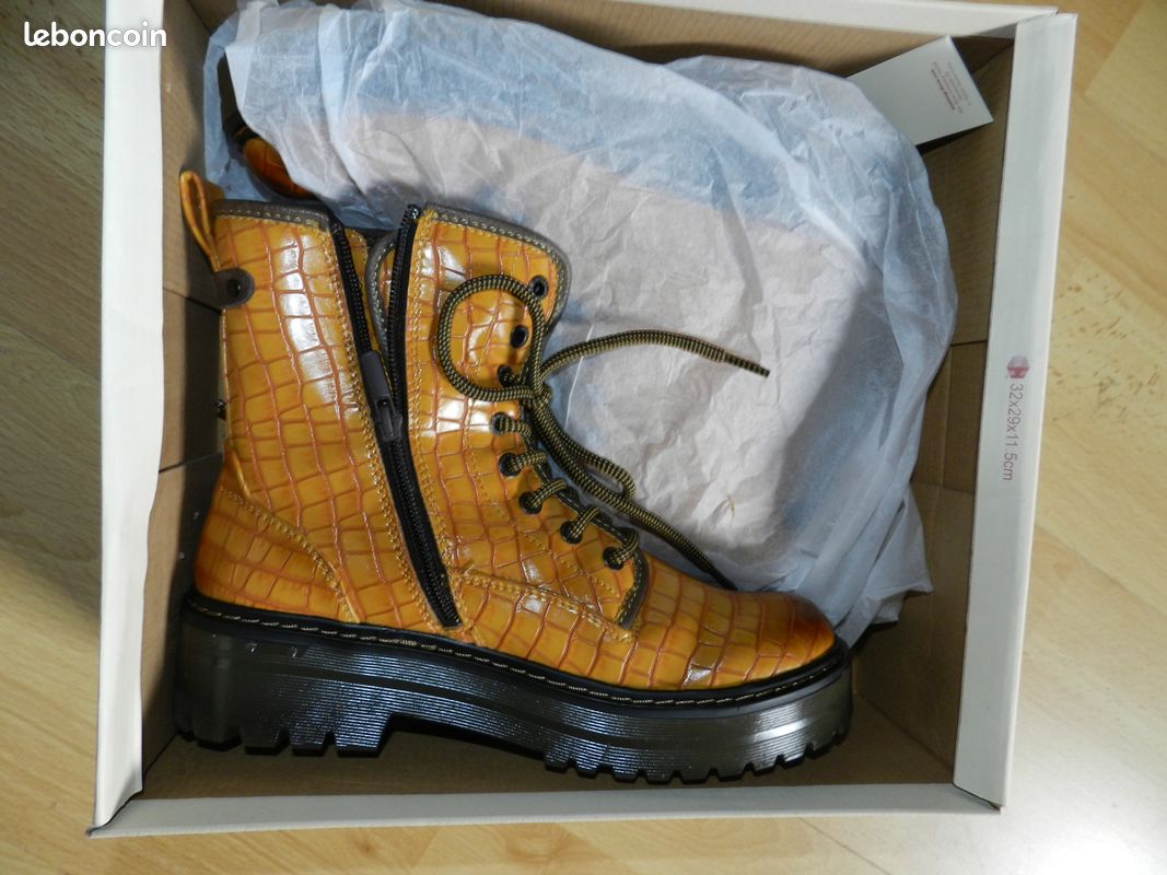 Chaussures montantes Mustang neuves (image 12)