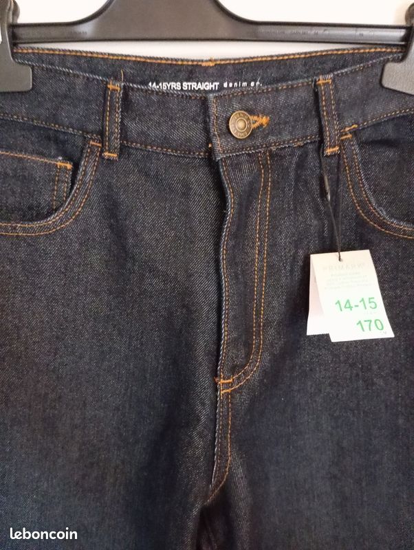 Pantalon Vineyard Vines jeunesse 18 bleu velours côtelé coupe classique Pantalon Vineyard Vines jeunesse 18 bleu velours côtelé coupe classique