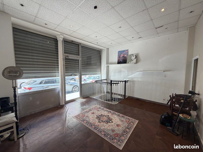 Local commercial 3 pièces 42 m² · à Paris · 42 m² · 190 000 €