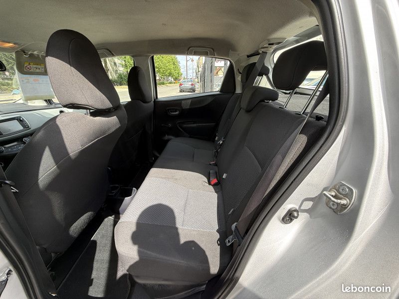 Toyota YARIS HSD 100H BUSINESS 5P (image 7)