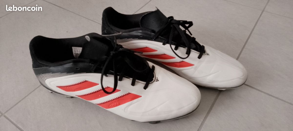 Chaussure de foot crampons adidas 46 (image 1)
