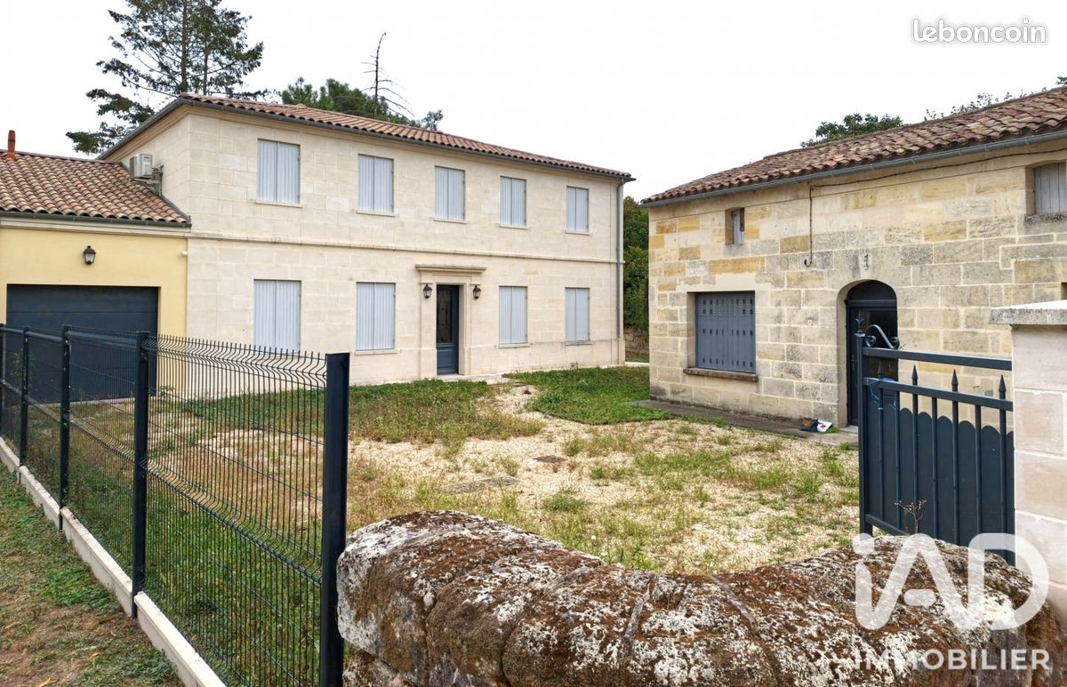 Maison 10 pièces 270 m² · à Saint-Sulpice-de-Faleyrens · 270 m² · 545 000 €