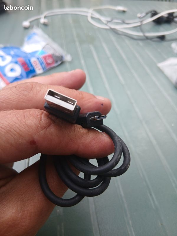 Chargeur téléphone (image 1)