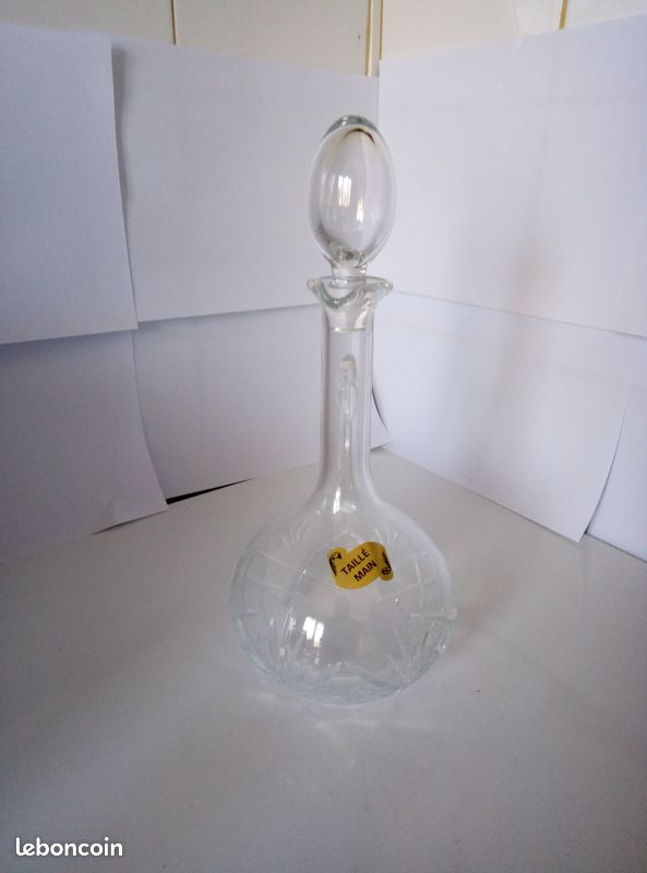 Carafe taillé main (image 1)