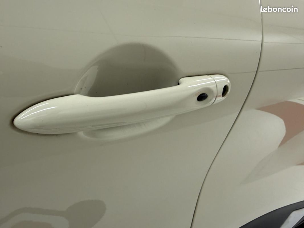 RENAULT CAPTUR 90ch Limited (image 13)