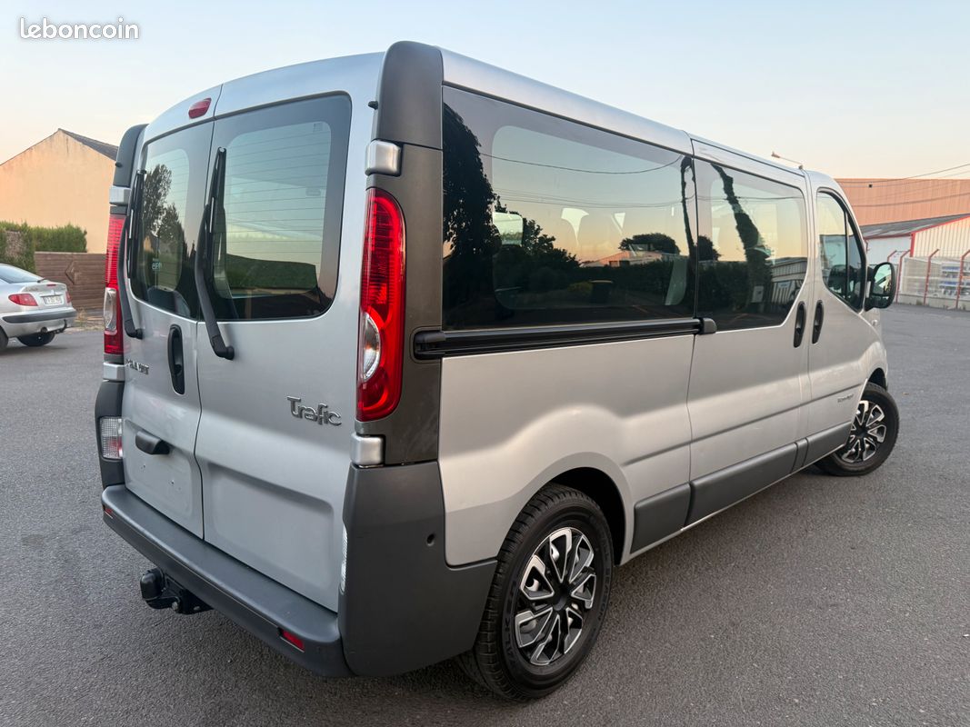 Renault trafic 2.0 l dci 115 cv l2 h1 (image 2)