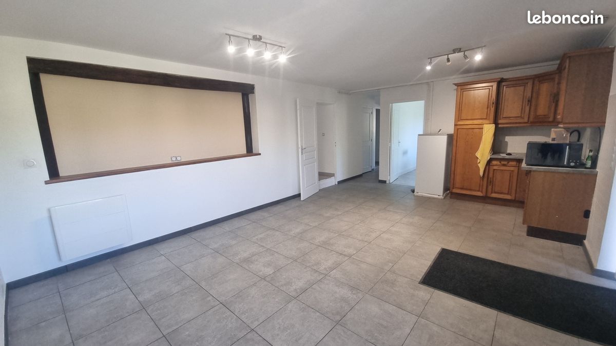 Appartement 3 pièces 94 m² · à Montbarrey · 94 m² · 680 €/mois
