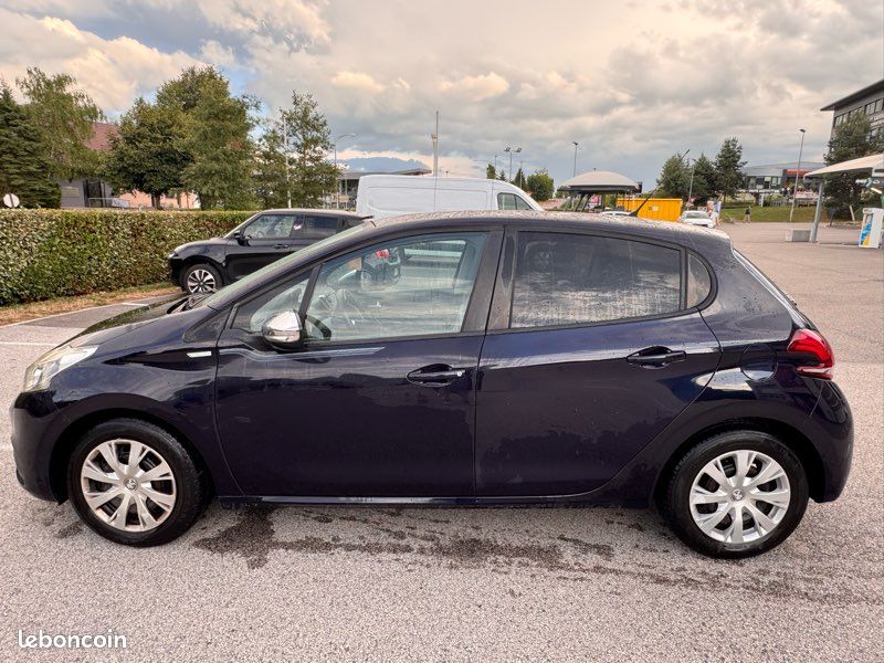 Peugeot 208 (image 1)