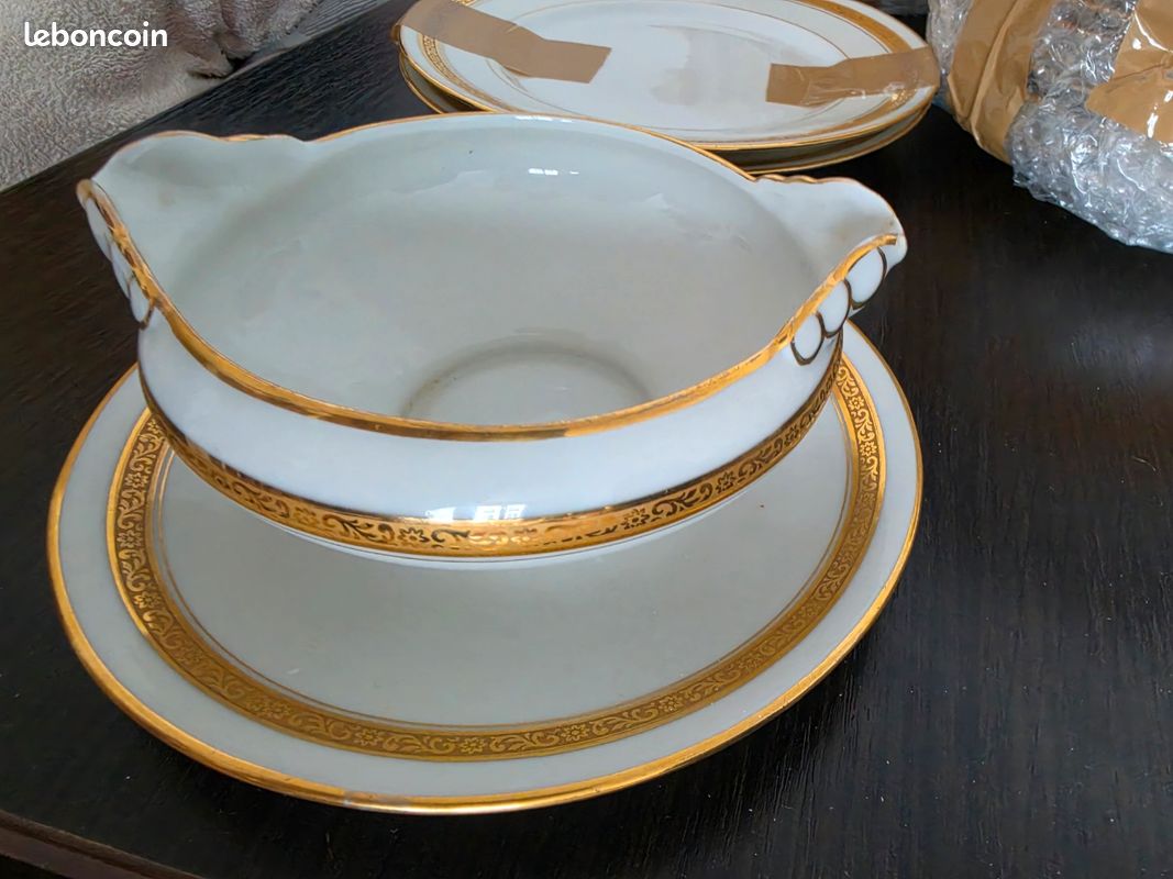 Service de table 18 pièces en porcelaine blanche et dorée | Greg - Qechic