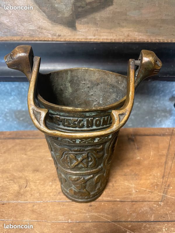 Ancien seau à eau bénite Catholique en bronze. XVIII / XIX ème (image 8)