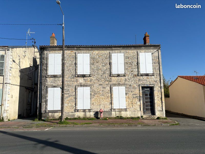 Maison 2 pièces 250 m² · à Rochefort · 250 m² · 255 000 €