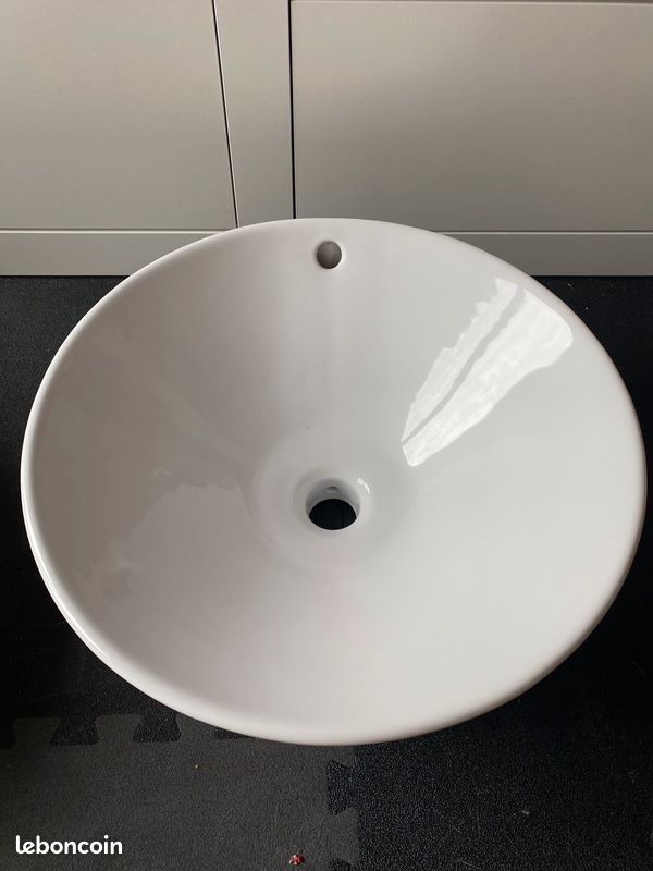 Vasque à poser neuve en céramique blanche (image 1)