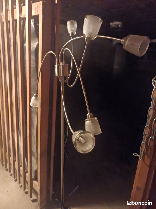 Lampe sur pied (image 1)