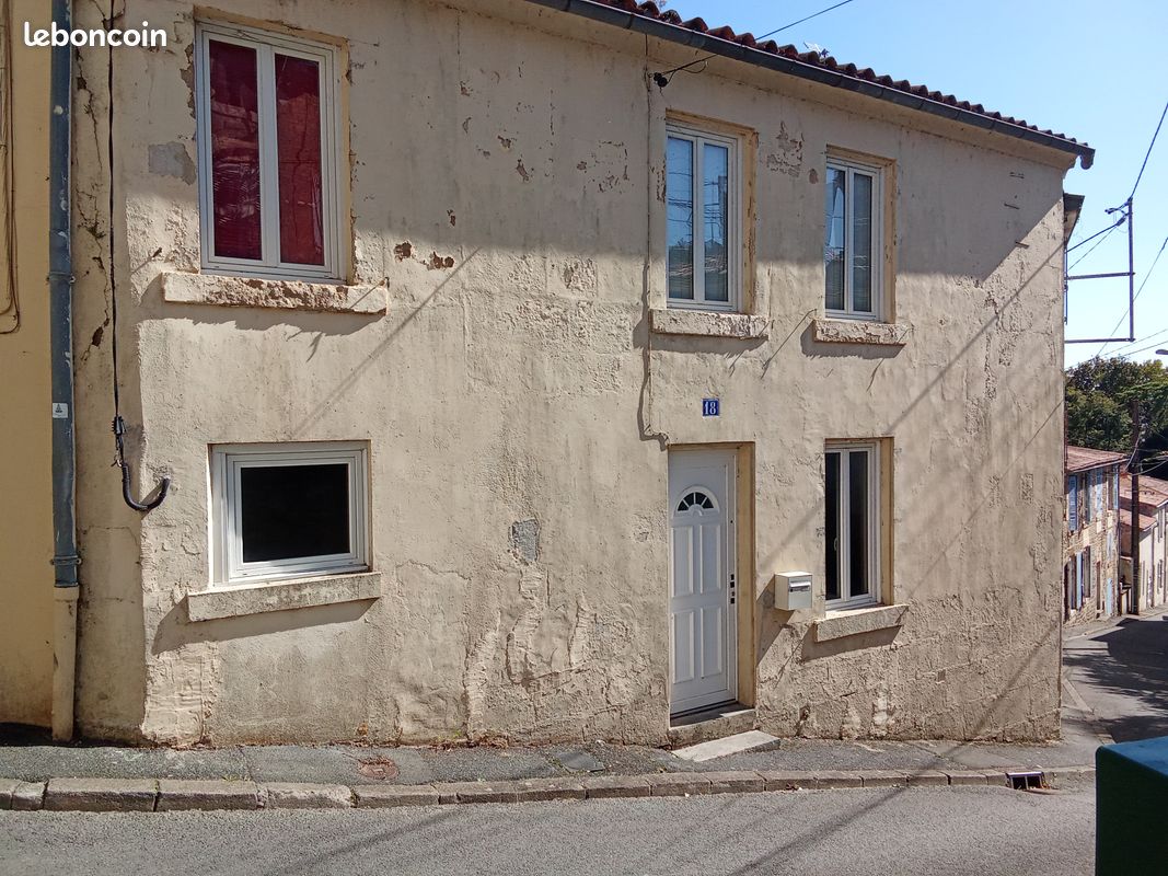 Maison 2 pièces 30 m² · à Fontenay-le-Comte · 30 m² · 46 000 €