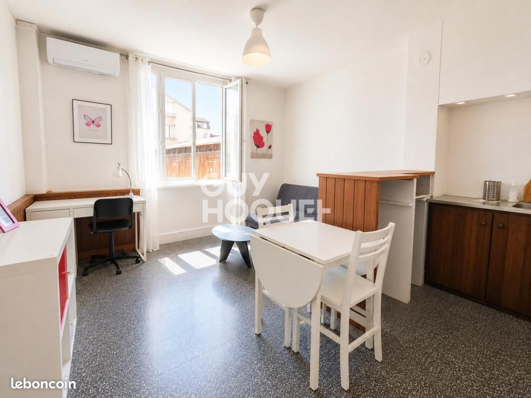 Appartement 1 pièce 18 m² · à Bourg-en-Bresse · 18 m² · 400 €