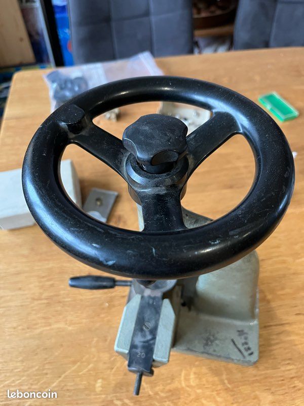 Outil D'horloger Ancien - Potence Pour Ouvrir Les Boîtiers De Montre - Occasion Vintage