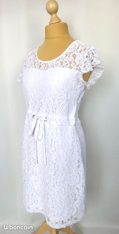 jolie combinaison & fond de robe vintage jolie dentelle taille 64 /65