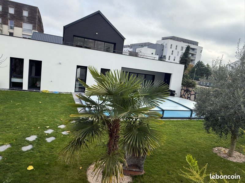 Maison 10 pièces 280 m² · à Dijon · 280 m² · 1 215 600 €
