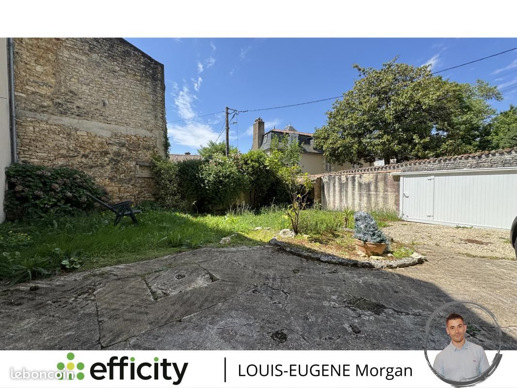 Maison 5 pièces 135 m² · à Valence-en-Poitou · 135 m² · 129 000 €