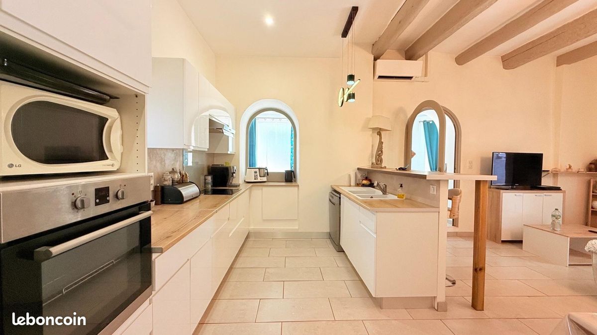 Maison 5 pièces 137 m² · à Montblanc · 137 m² · 220 000 €