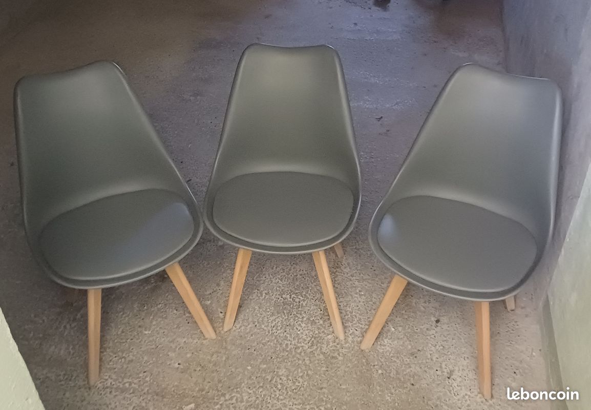 Lot 3 chaises (image 1)