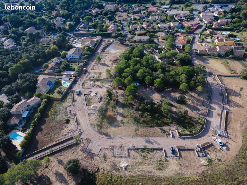 Terrain à bâtir de 685 m² à AUJARGUES (30) · 166 500 €