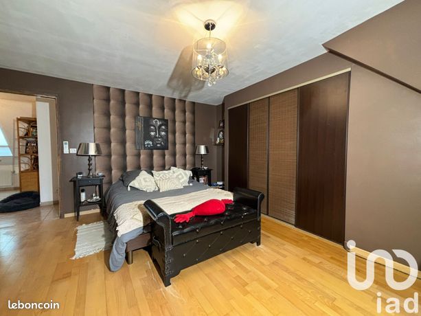 Maison 6 pièces 166 m²
