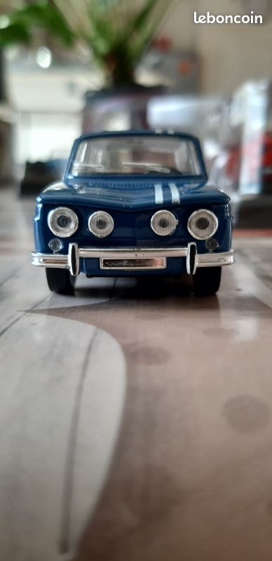 Renault 1/43 (image 1)