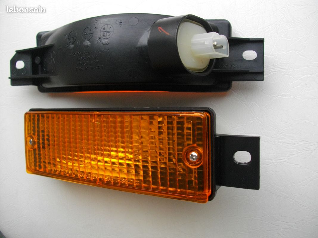 Feu clignotant Bmw serie 3 e30 Neuf (image 2)