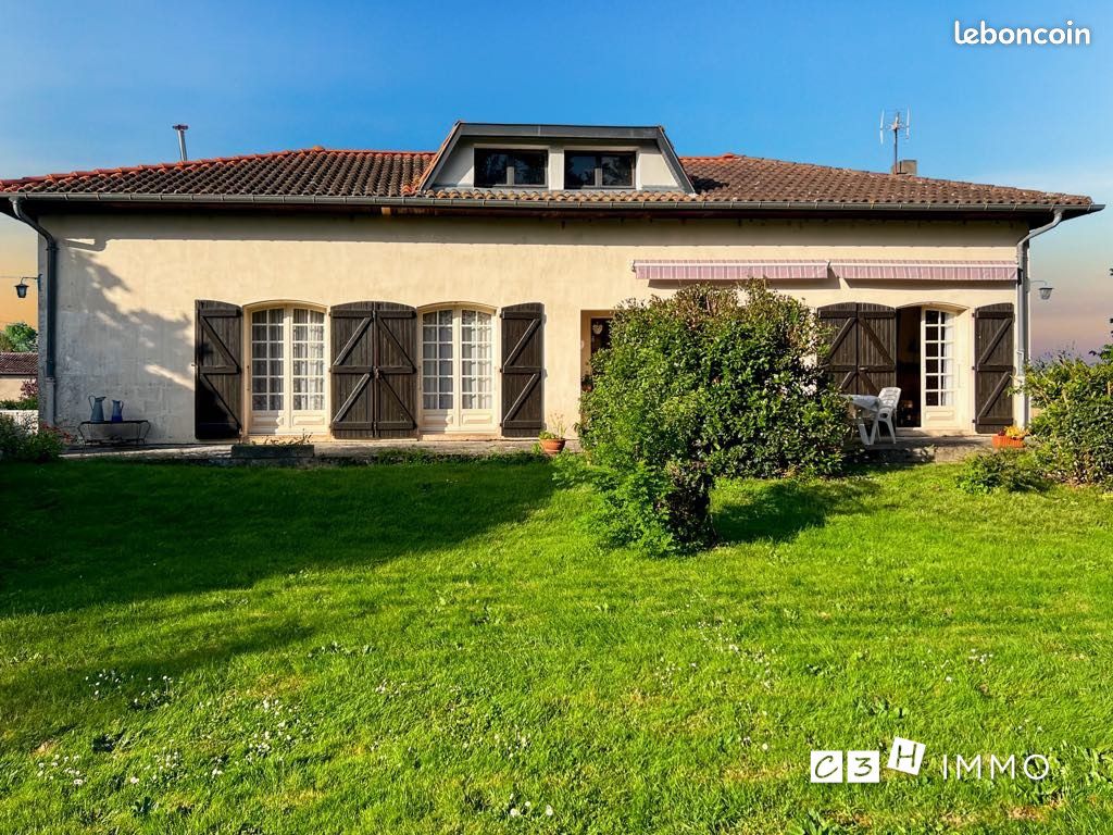 Maison 3 pièces 94 m² · à Saint-Élix-le-Château · 94 m² · 299 000 €