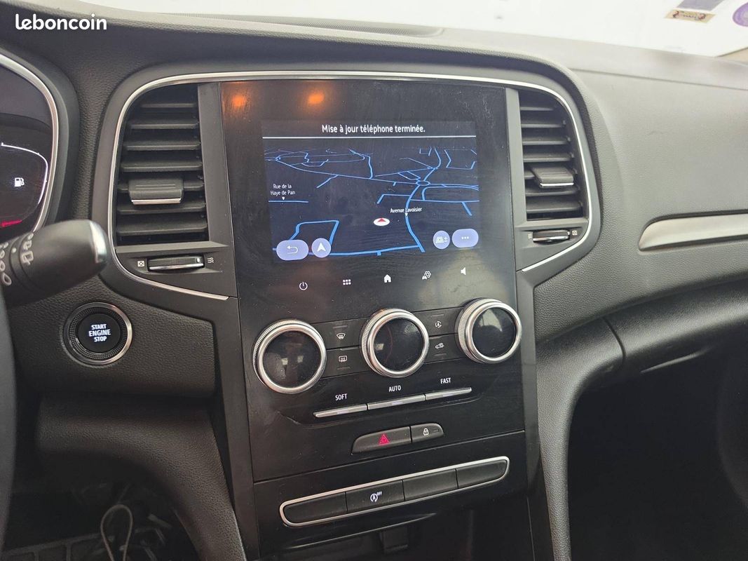 RENAULT Megane IV Berline TCe 140 Evolution (image 23)