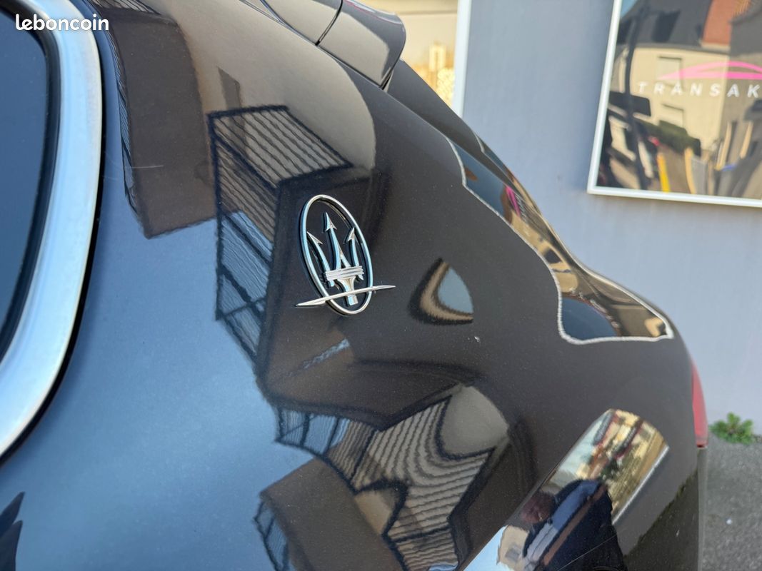 MASERATI LEVANTE 3.0 V6 Bi-Turbo 350 Q4 GranSport (image 37)