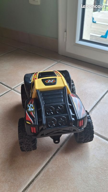 4x4 voiture télécommandée (image 4)