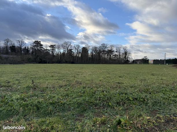 Terrain 1 018 m² Biozat