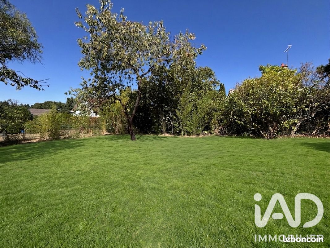 Terrain 707 m² · à Monts · 707 m² · 90 000 €