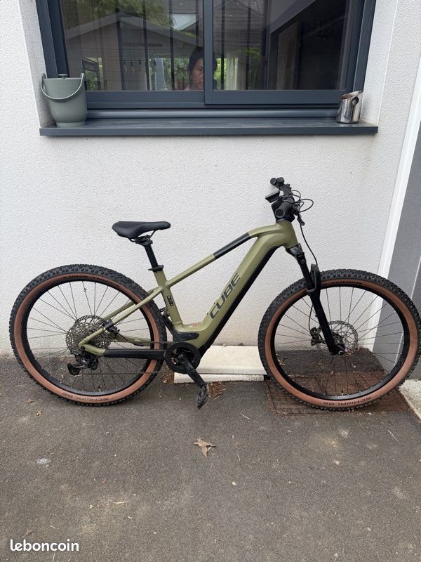 VTTAE CUBE RÉACTION HYBRID Race 625 Vélos