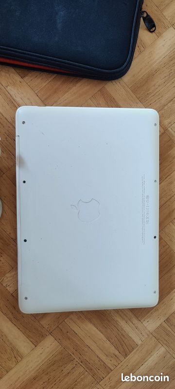 Macbook 2010 (image 4)
