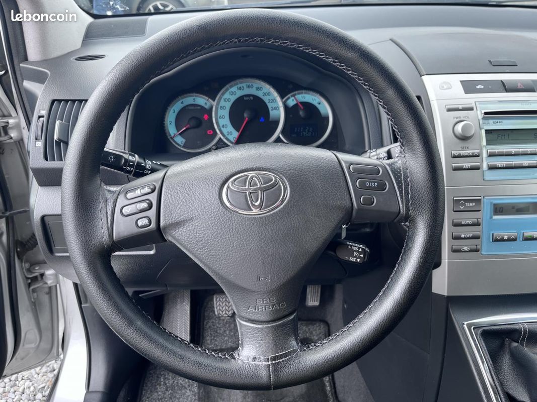 TOYOTA COROLLA VERSO 7 PLACES 177 D-4D Clean CHAINE DE DISTRIBUTION (image 11)