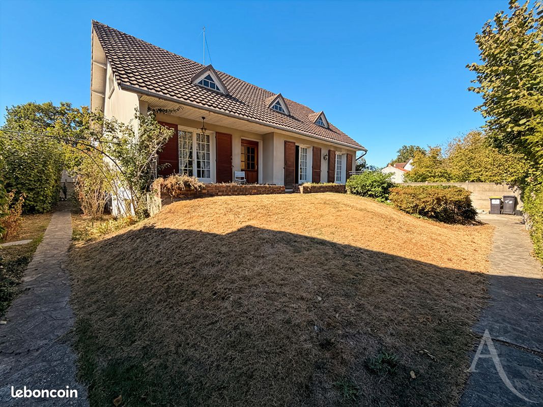 Maison 7 pièces 172 m² · à Sainte-Geneviève-des-Bois · 172 m² · 365 000 €