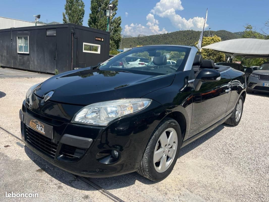 Renault Mégane Coupé Cabriolet III dCi 110 eco2 FAP Euro 5 (image 1)