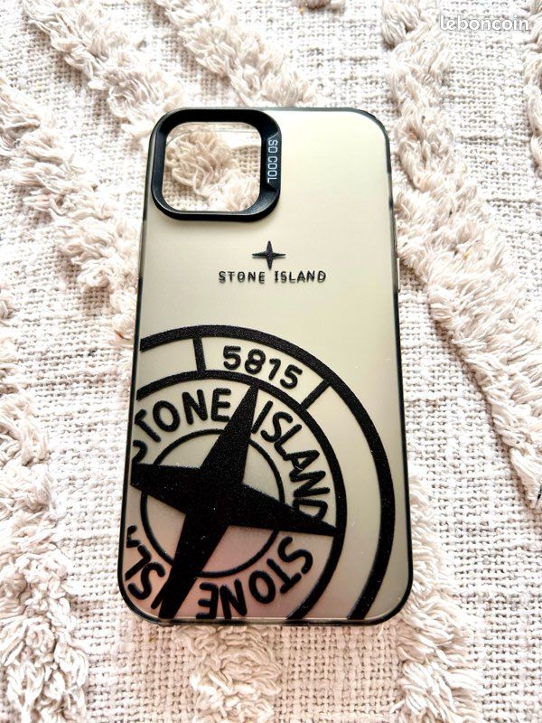 Coque Stone Island pas cher : Design tendance à petit prix