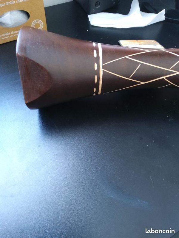 Enceinte de téléphone en bois (image 8)