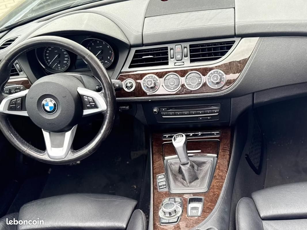 BMW Z4 sDrive23i Roadster | 204 ch BVM Essence 1re main Harman Kardon Sièges chauffants Volant ch... (image 9)