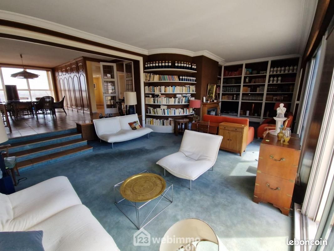 Appartement 5 pièces 237 m² · à La Roche-sur-Yon · 237 m² · 330 000 €